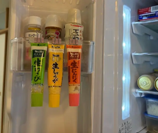 ダブルクリップを使った収納（撮影：grapeライフハック編集部）