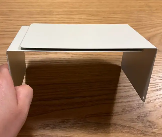 ブックエンドを貼り合わせた様子（撮影：grapeライフハック編集部）