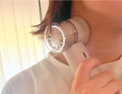 「ハンディファンの風が生暖かい」問題を解決したいならこれ！　秒で冷える『冷却プレート』つきなら「今年の暑さ対策にぴったり」