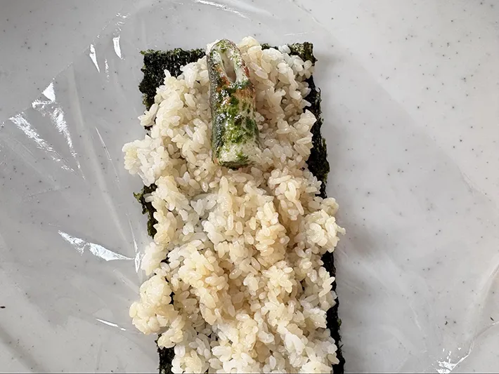 ご飯にちくわを乗せた画像（撮影：エニママ）