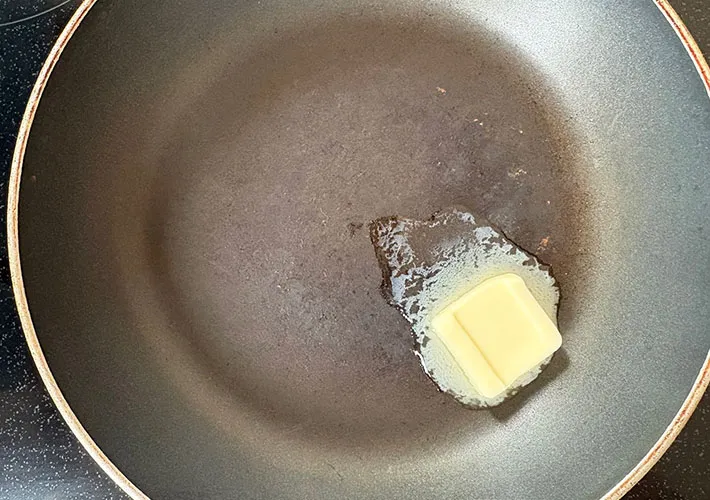 バターを入れた画像（撮影:エニママ）