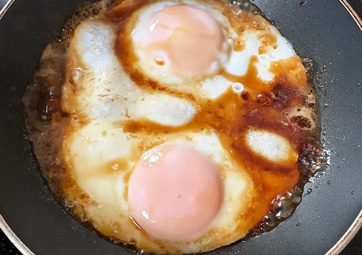 醤油を入れた画像（撮影:エニママ）