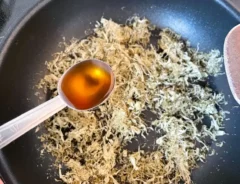 とろろ昆布とごま油の画像（撮影：エニママ）