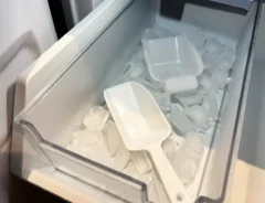 製氷機で作った氷の写真（撮影：grapeライフハック編集部）