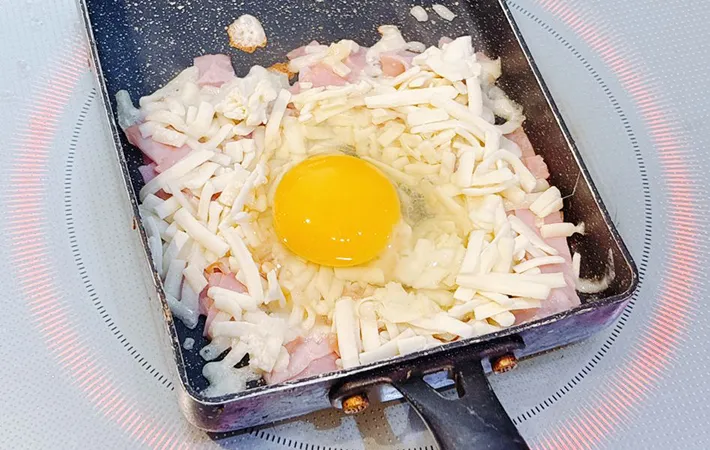 チーズとたまごを入れた画像（撮影：キジカク）