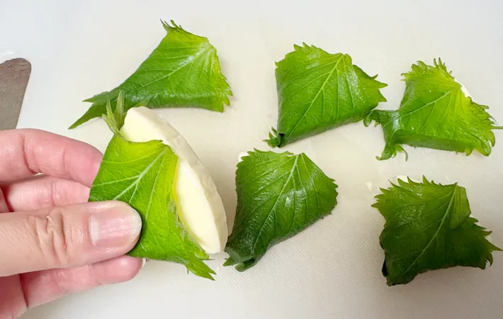 6Pチーズにしその葉を巻いた画像（撮影：エニママ）