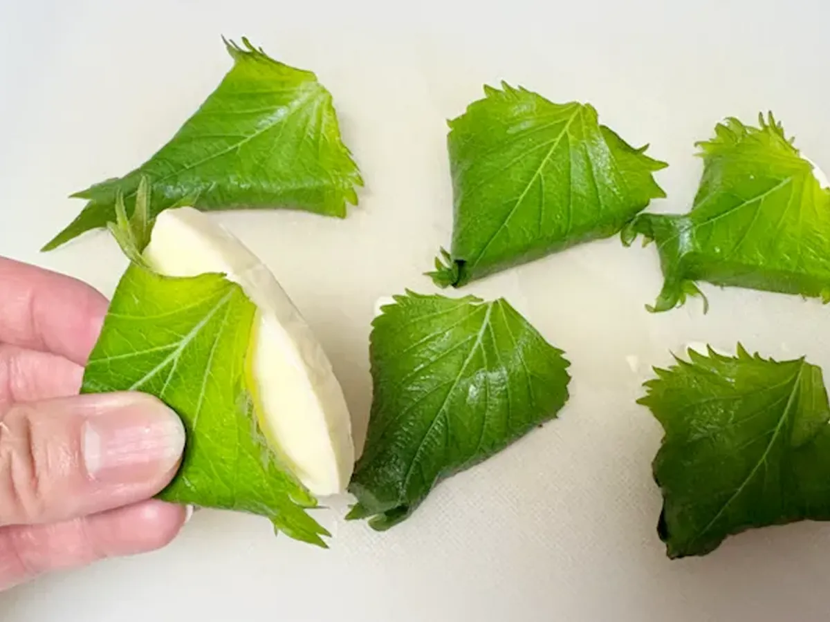 6Pチーズにしその葉を巻いた画像（撮影：エニママ）