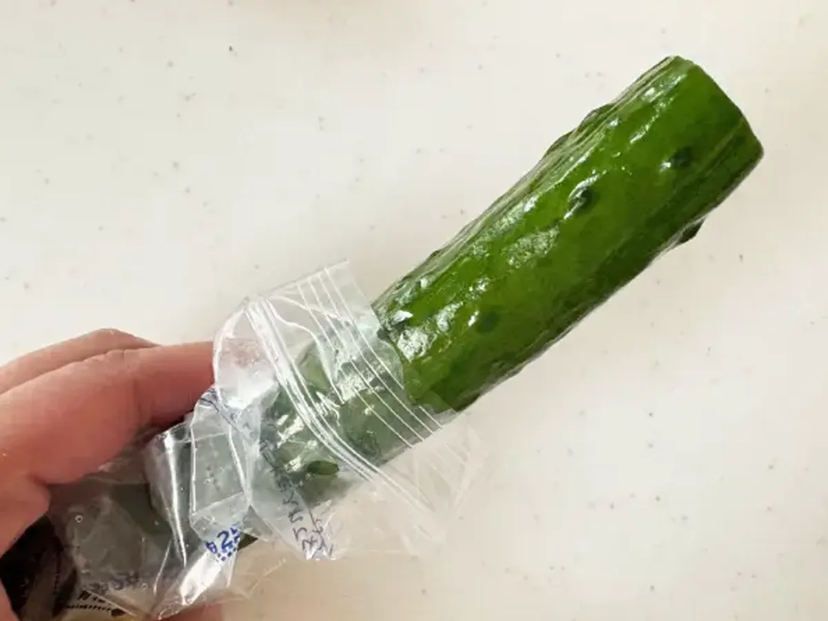 袋から出さずに食べられる画像（撮影：エニママ）