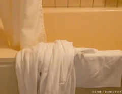 使い終わったビジネスホテルのタオルの写真