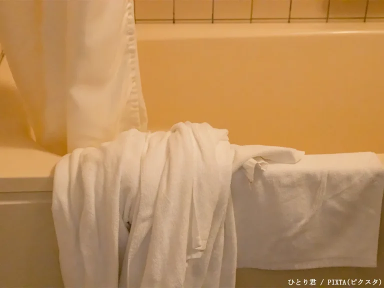 使い終わったビジネスホテルのタオルの写真