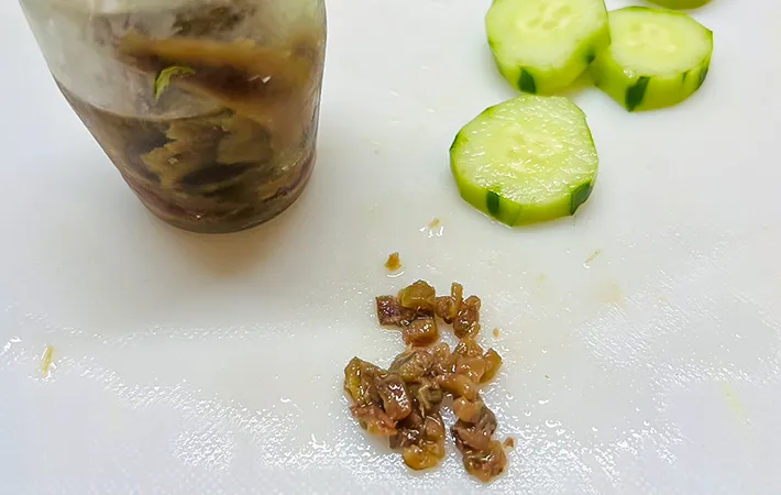 アンチョビを細かく刻む写真