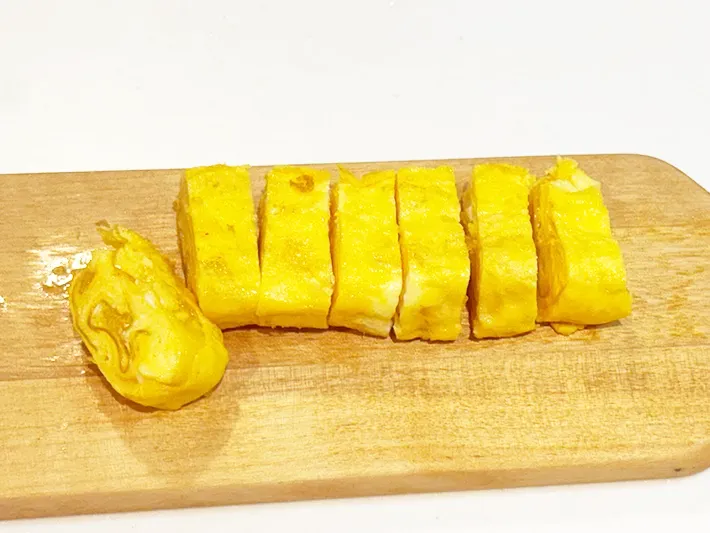ライスペーパーを入れた玉子焼き（撮影：grapeフード編集部）