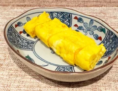 ライスペーパーを入れた玉子焼き（撮影：grapeフード編集部）