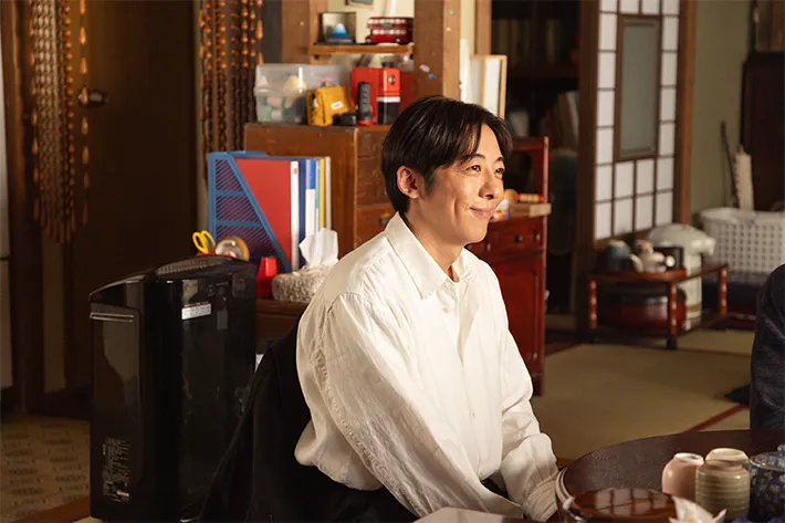 『リボーン ～最後のヒーロー～』に出演する高橋一生さんが演じる野本英人が写っている写真