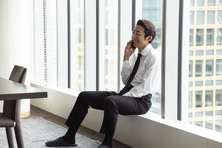 『リボーン ～最後のヒーロー～』に出演する高橋一生さんが演じる根尾光誠が写っている写真