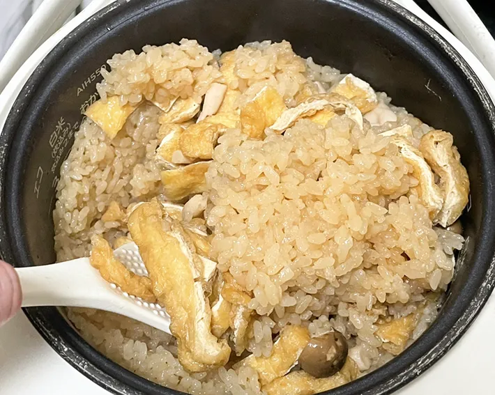 『味ぽん』で味つけした炊き込みご飯の写真（撮影：grapeフード編集部）