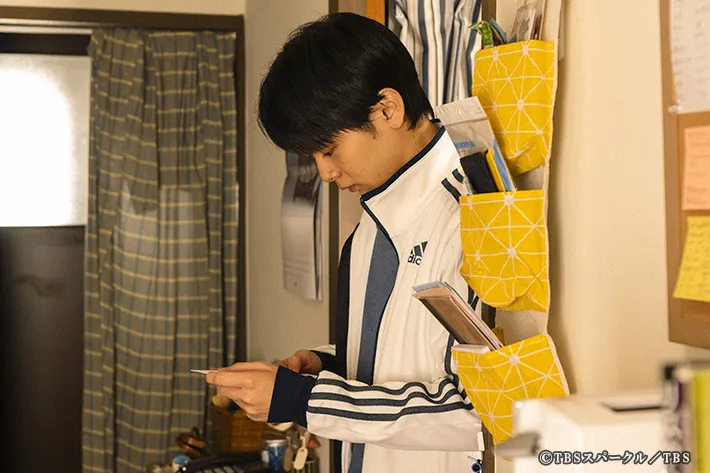『田鎖ブラザーズ』に出演する齋藤潤さんが写る場面写真
