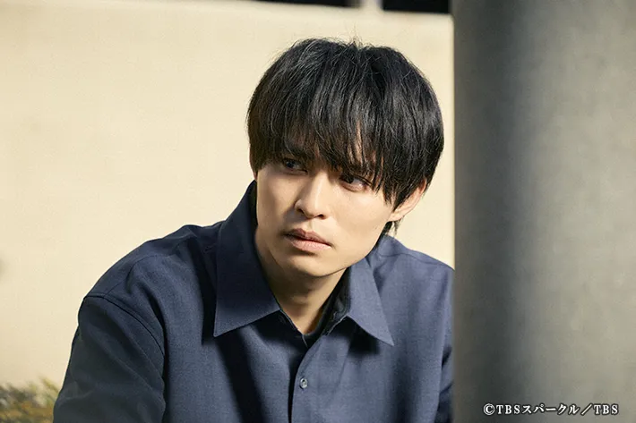 『田鎖ブラザーズ』に出演する兵頭功海さんが写る場面写真