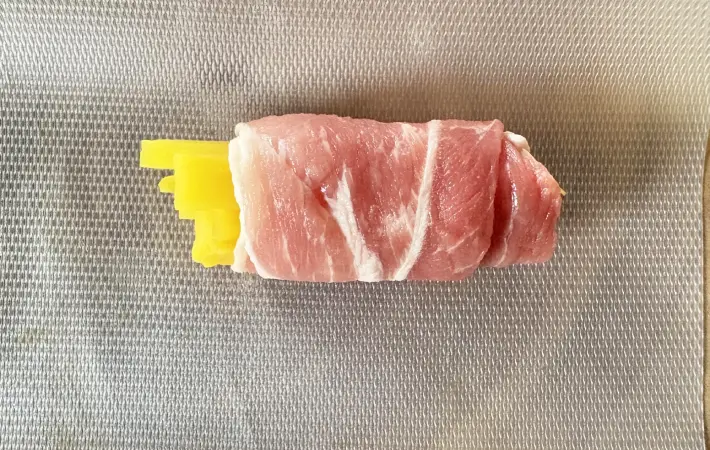 肉を巻いた画像（撮影：エニママ）