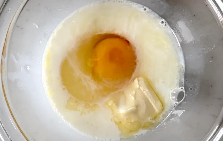 卵とバターを加えた画像（撮影：エニママ）