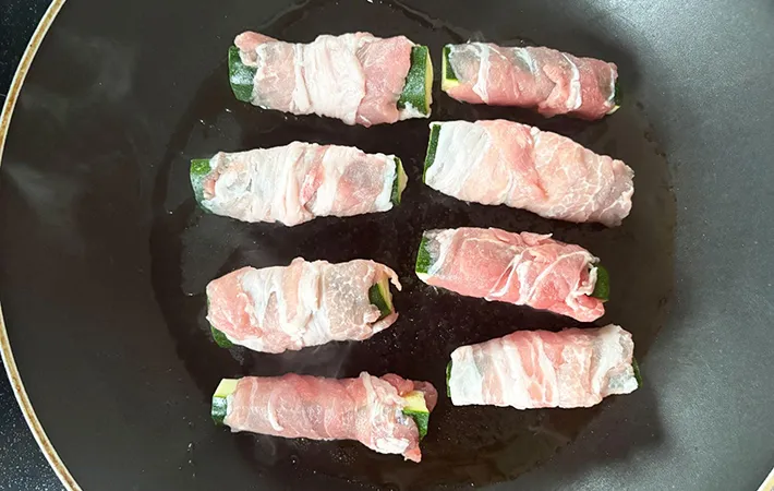 ズッキーニの肉巻きを並べた画像（撮影：エニママ）