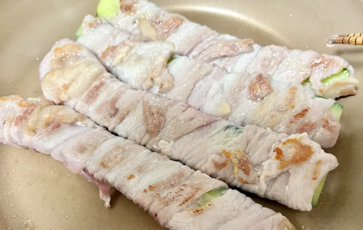焼き色が付いて裏返した画像（撮影：エニママ）