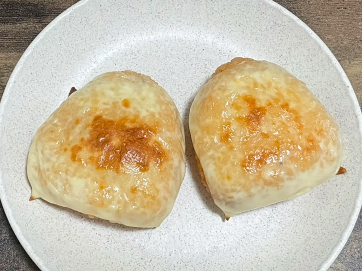 焼きおにぎりの写真（撮影：grapeフード編集部）