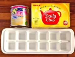 『白桃缶の紅茶氷』の材料写真（撮影：小泉明代）