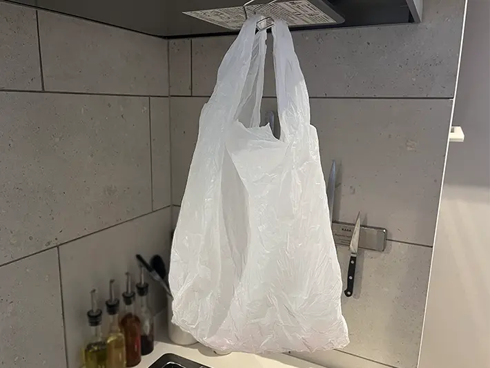 『無印良品』のフックの写真（撮影：grapeライフハック編集部）