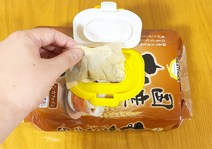 ウェットシートの蓋の活用写真（撮影：grapeライフハック編集部）