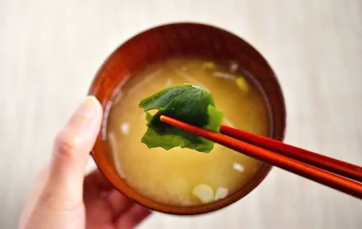 『ネギとワカメの味噌玉』の完成写真（撮影：小泉明代）
