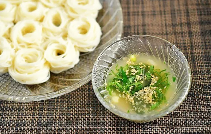 『味噌玉のそうめんつゆ』の写真（撮影：小泉明代）