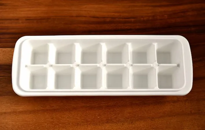 製氷皿の画像（撮影：小泉明代）