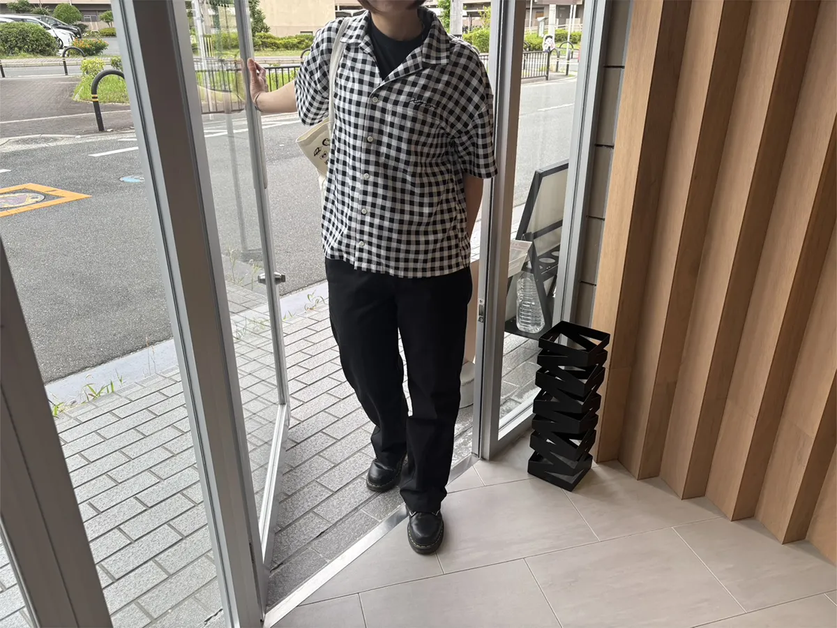 美容院に来店する人の写真