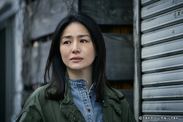 『田鎖ブラザーズ』に出演する井川遥さんが写る場面写真