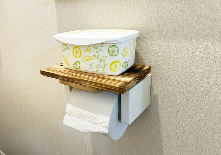 100均アイテムで作るトイレ収納グッズ写真（撮影：grapeライフハック編集部）