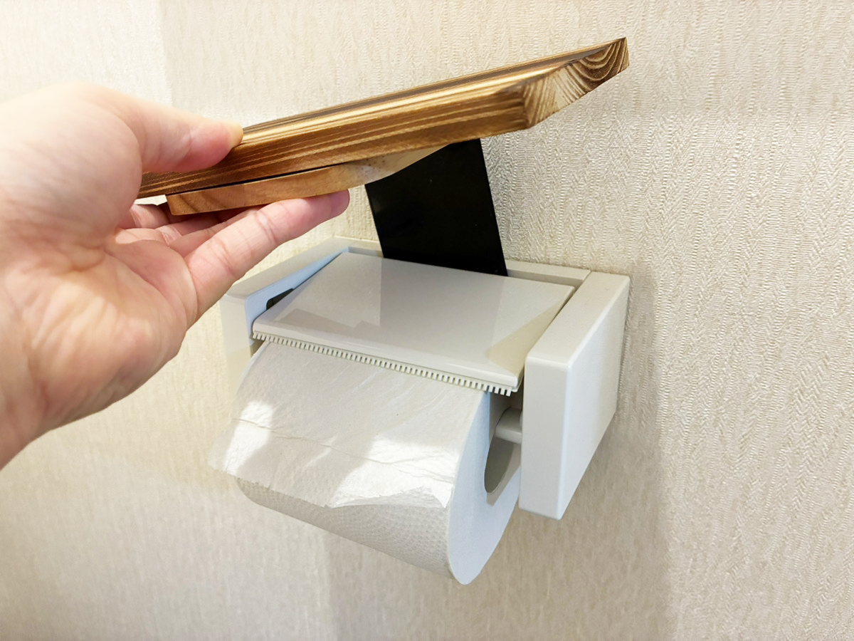 100均アイテムで作るトイレ収納グッズ写真（撮影：grapeライフハック編集部）