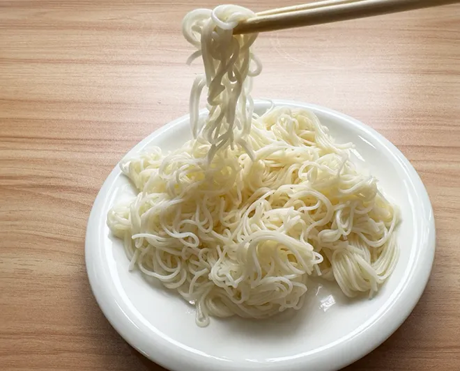 5分放置したそうめん（撮影：grapeフード編集部）