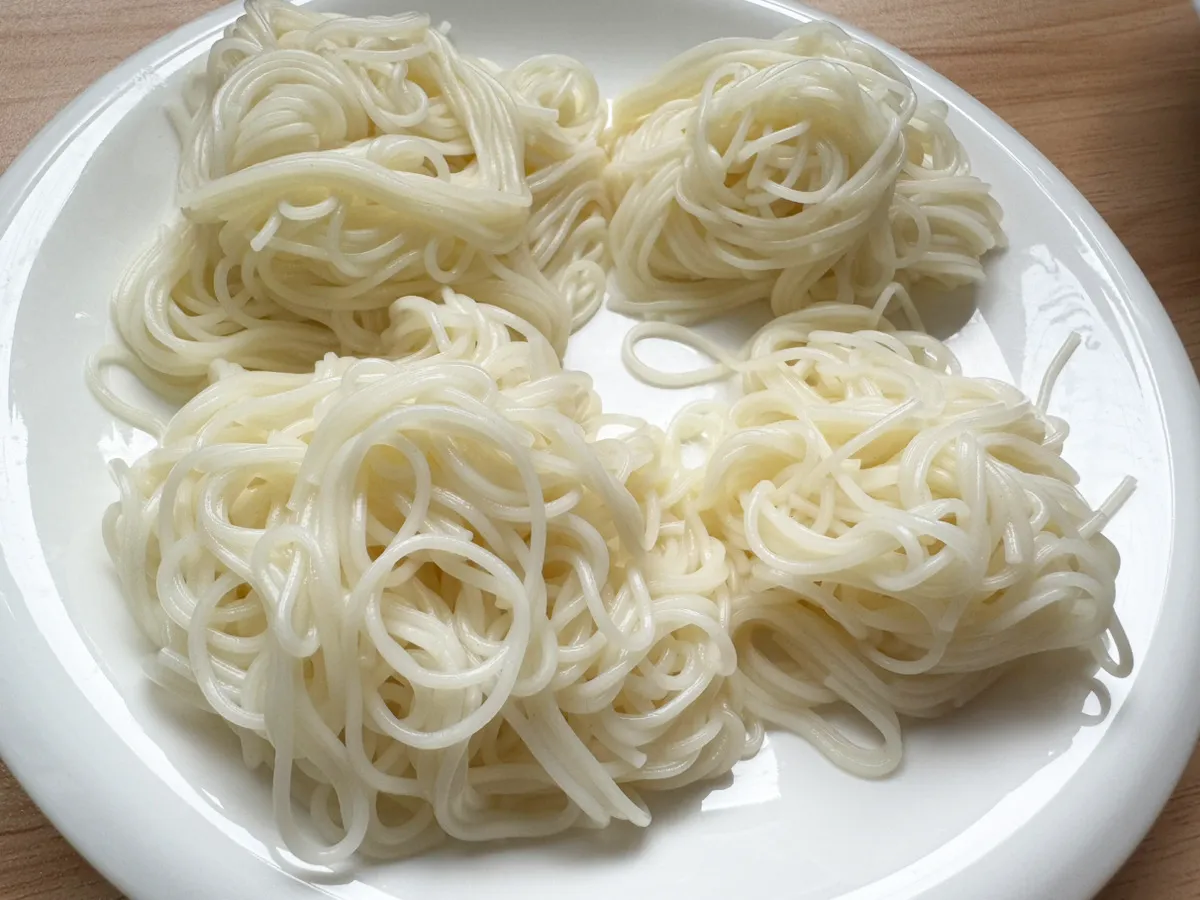 ゆでたそうめん比較（撮影：grapeフード編集部）