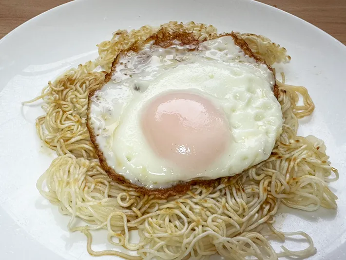 焼きそうめん（撮影：grapeフード編集部）