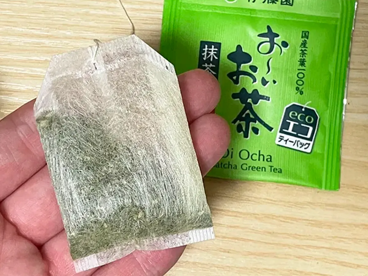 緑茶のティーバッグの写真（撮影：grapeフード編集部）