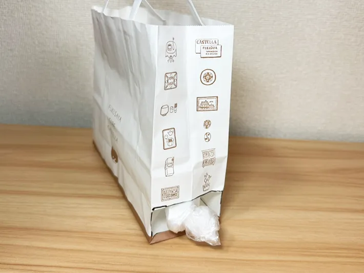 紙袋の使い道（撮影：grapeライフハック編集部）