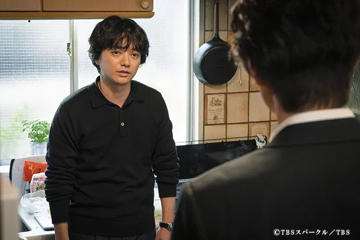 『田鎖ブラザーズ』に出演する染谷将太さんが写る場面写真