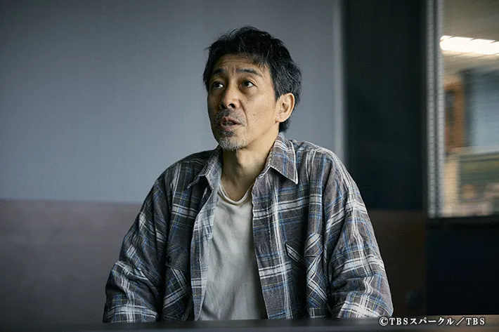 『田鎖ブラザーズ』に出演する柳憂怜さんが写る場面写真