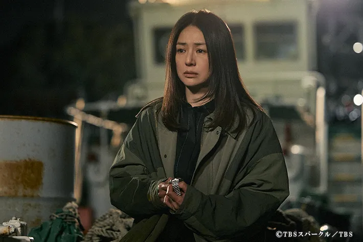 『田鎖ブラザーズ』に出演する井川遥さんが写る場面写真