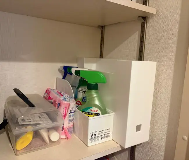 A4ファイルボックスごと収納している様子（撮影：grapeライフハック編集部）