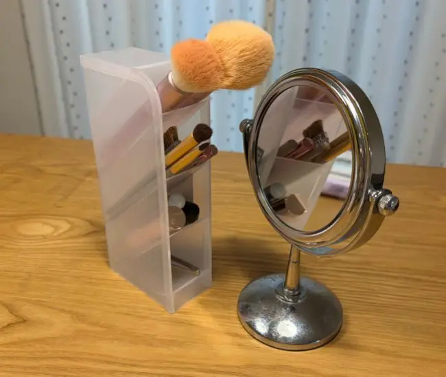 メイク道具を収納した様子（撮影：grapeライフハック編集部）