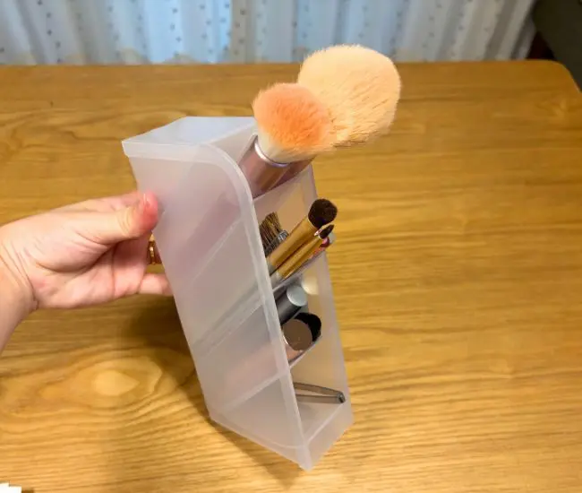 ブラシを入れた様子（撮影：grapeライフハック編集部）