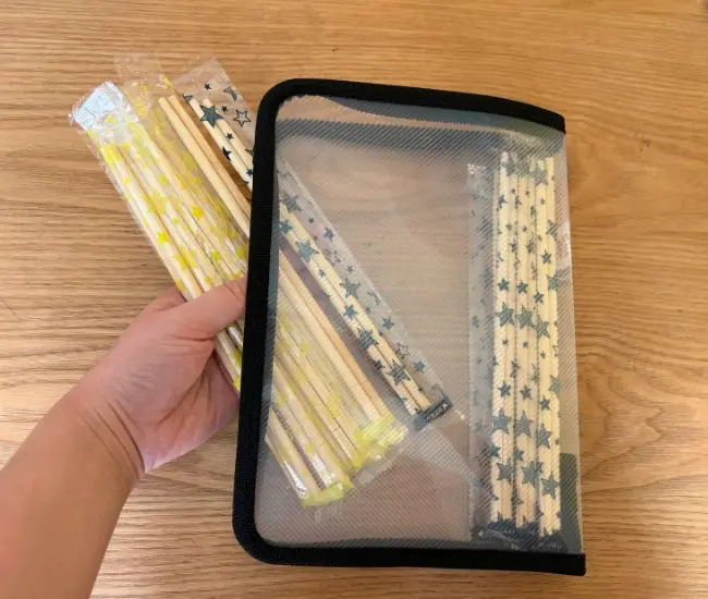 箸を入れている様子（撮影：grapeライフハック編集部）