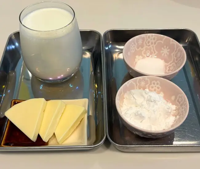 材料を用意する（撮影：grapeフード編集部）